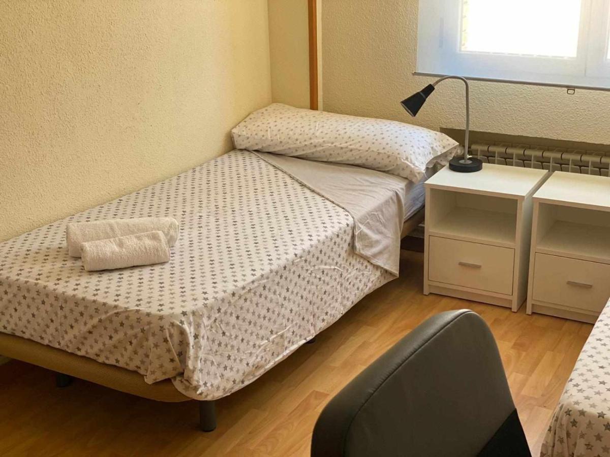 Alojamento de Acomodação e Pequeno-almoço Residencia 12 Octubre *